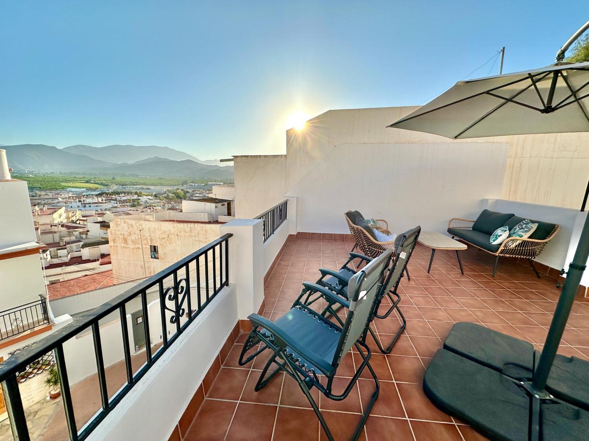 Casa Con Terraza Y Patio Privado En Salobrenaヴィラ エクステリア 写真
