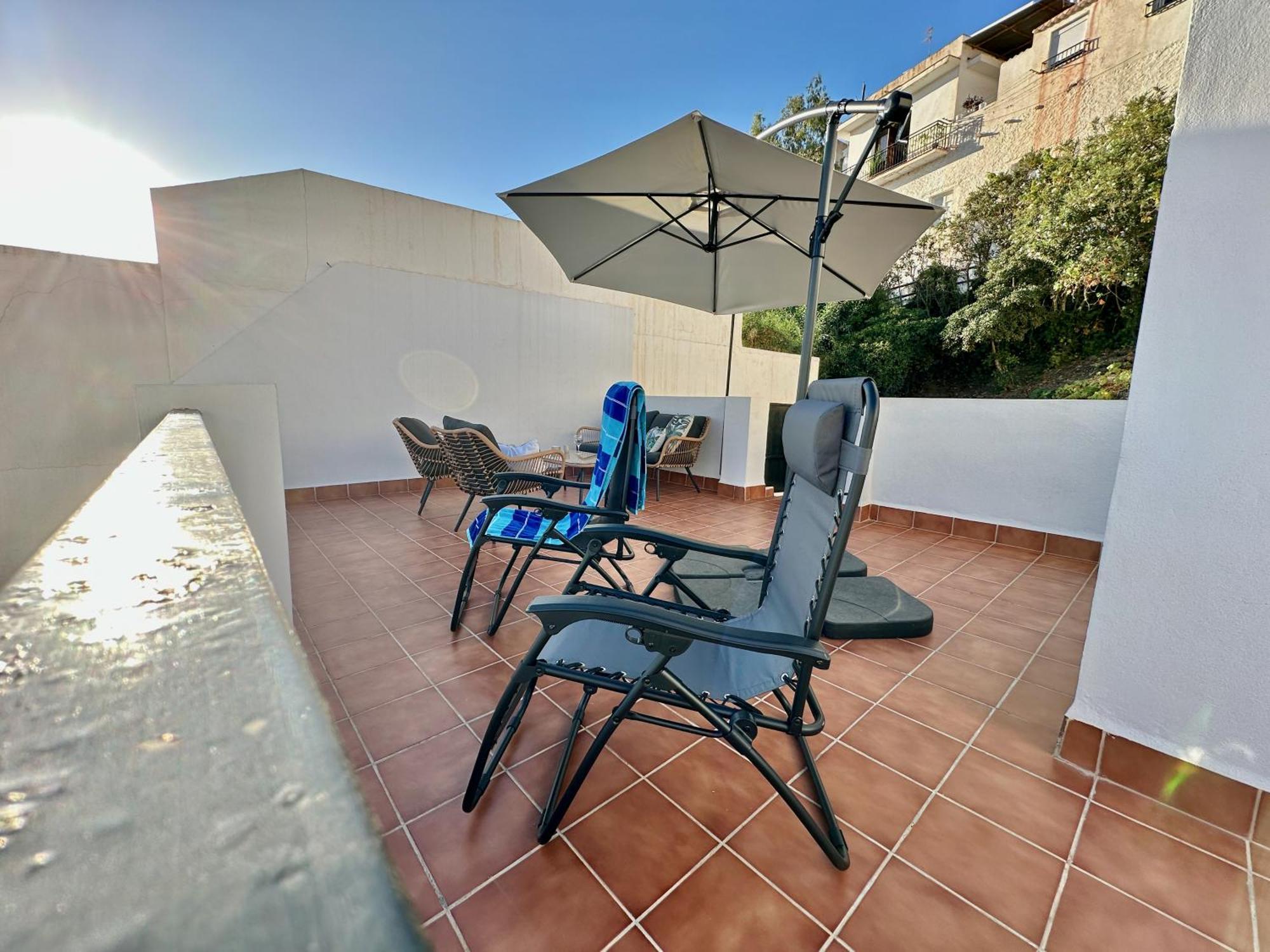 Casa Con Terraza Y Patio Privado En Salobrenaヴィラ エクステリア 写真